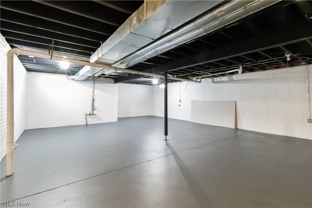 11104 Mount Carmel Road, Cleveland, OH 44104