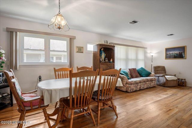 1844 Mount Everest Lane, Toms River, NJ 08753