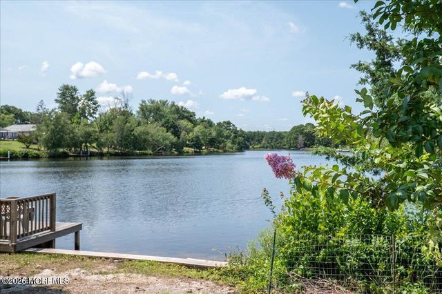 1844 Mount Everest Lane, Toms River, NJ 08753