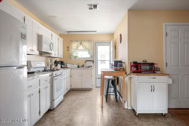 1844 Mount Everest Lane, Toms River, NJ 08753