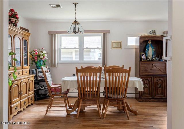 1844 Mount Everest Lane, Toms River, NJ 08753