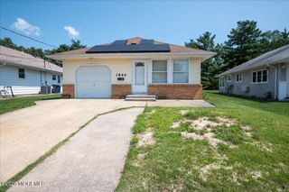 1844 Mount Everest Lane, Toms River, NJ 08753