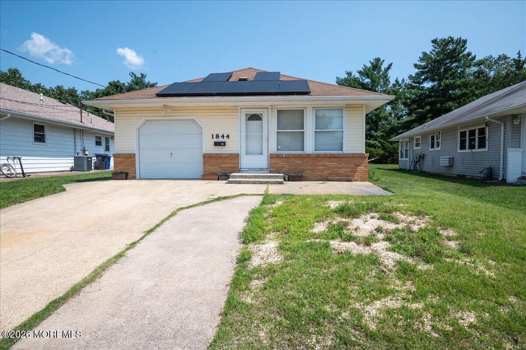 1844 Mount Everest Lane, Toms River, NJ 08753