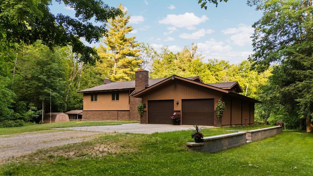 6634 Newcosta Avenue, Mecosta Twp, MI 49346