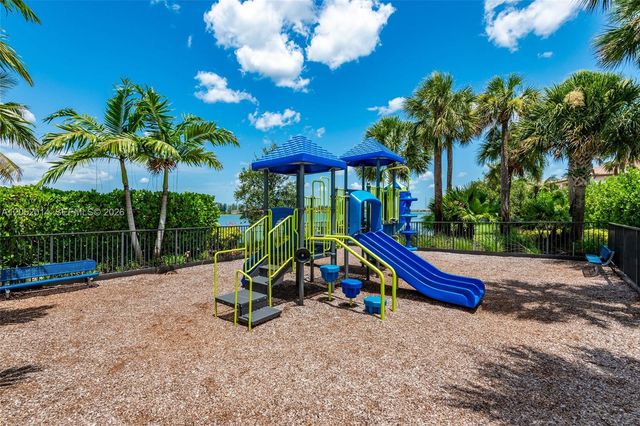 12835 Bayside Ct, Parkland, FL 33076
