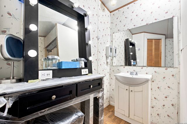 24208 Romin Dr, San Antonio, TX 78264