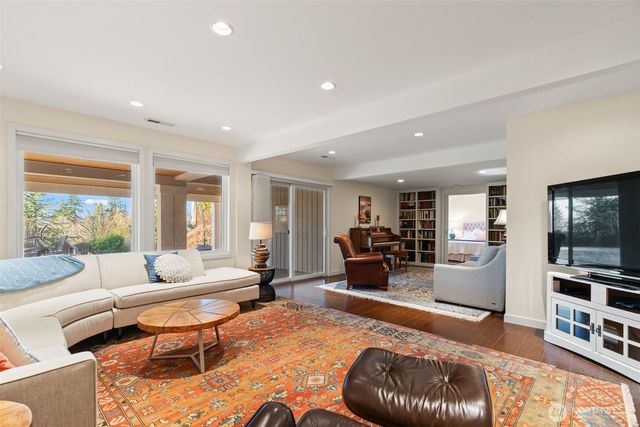 7819 175th Street SW, Edmonds, WA 98026