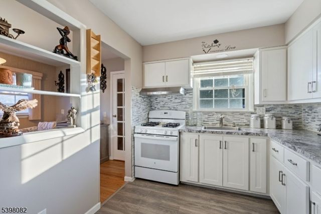 698 W Lake Ave, Rahway City, NJ 07065