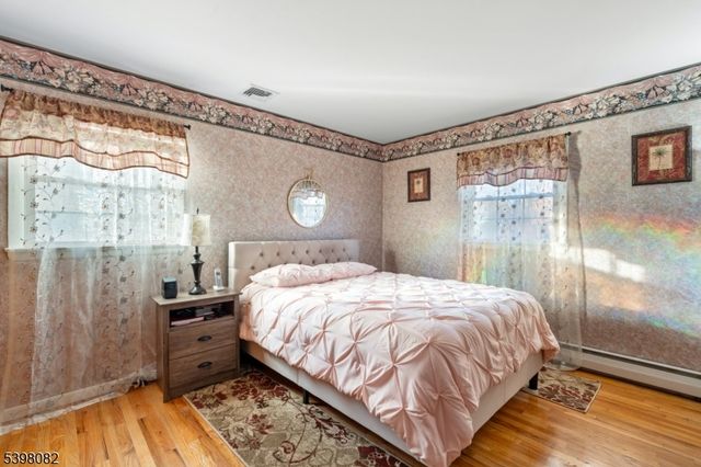 698 W Lake Ave, Rahway City, NJ 07065