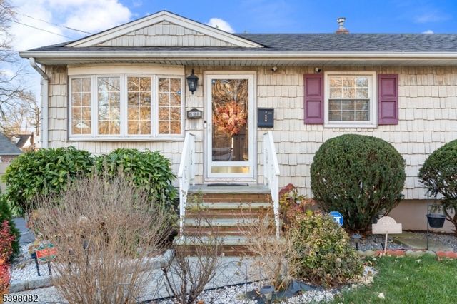 698 W Lake Ave, Rahway City, NJ 07065