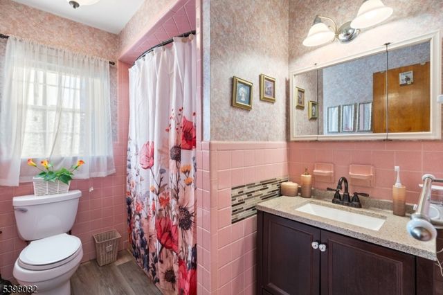 698 W Lake Ave, Rahway City, NJ 07065