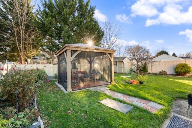 698 W Lake Ave, Rahway City, NJ 07065