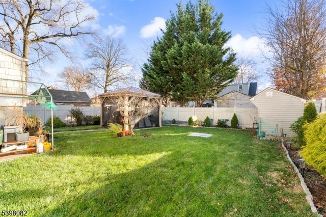 698 W Lake Ave, Rahway City, NJ 07065