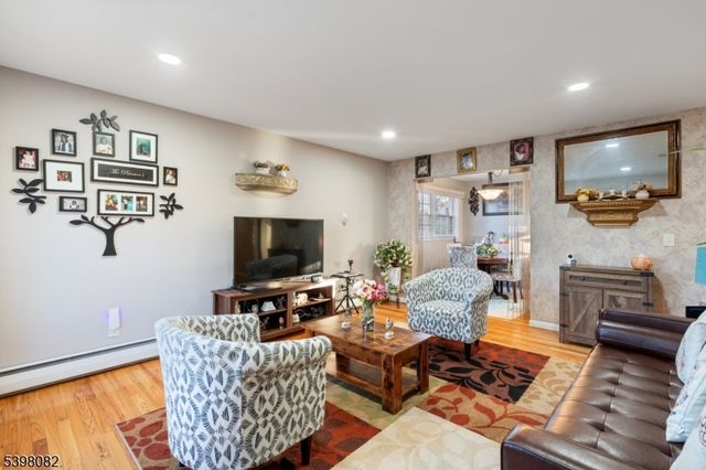 698 W Lake Ave, Rahway City, NJ 07065