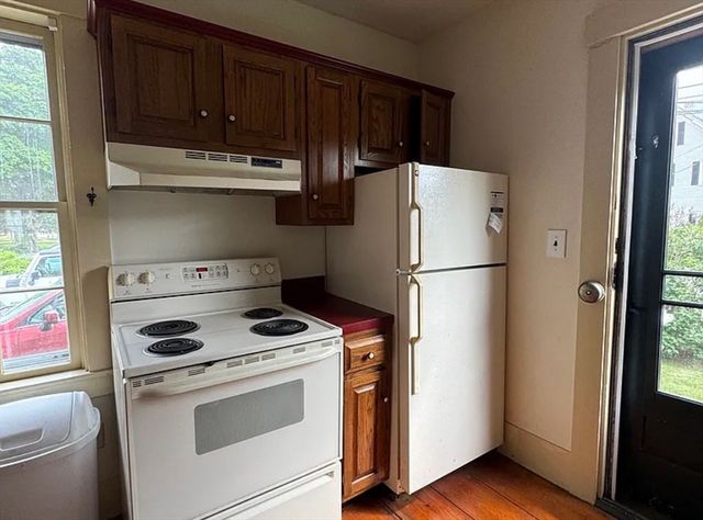 255 Plymouth St 2, Abington, MA 02351