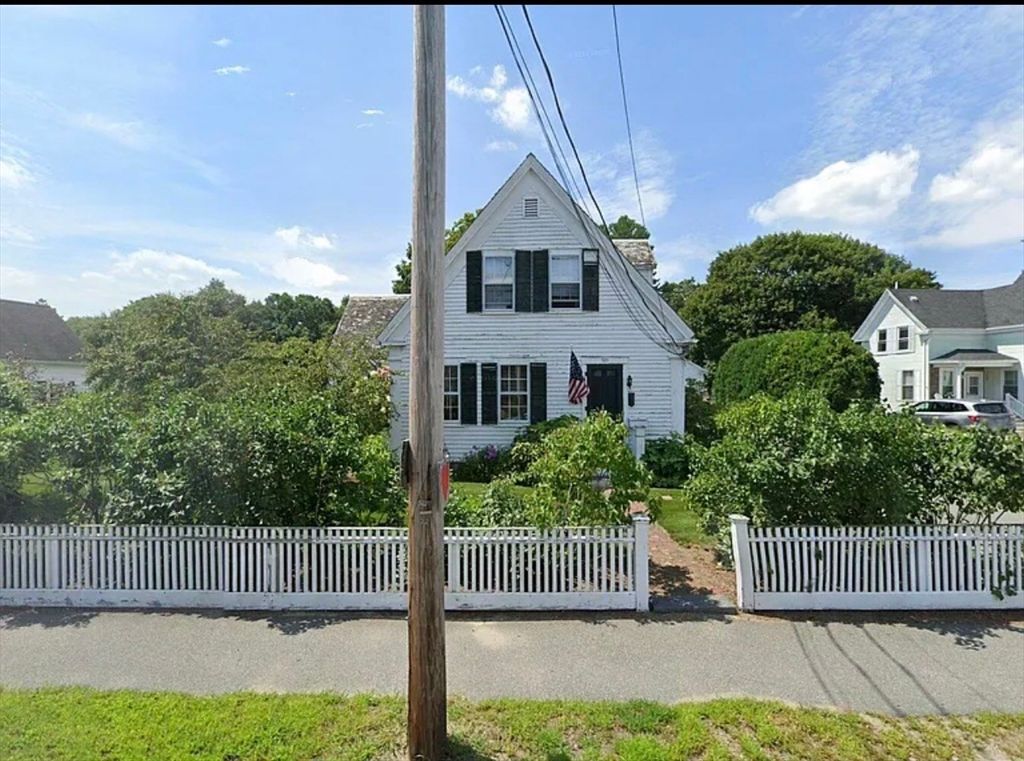 255 Plymouth St 2, Abington, MA 02351