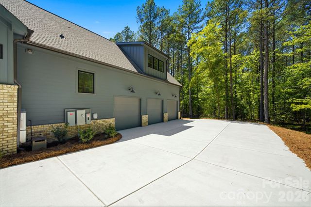 6223 Chimney Bluff Road, Lancaster, SC 29720