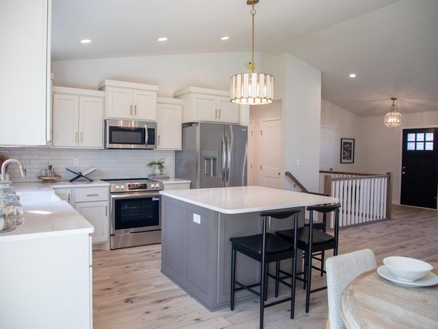 3612 Decorah Way S, Fargo, ND 58104