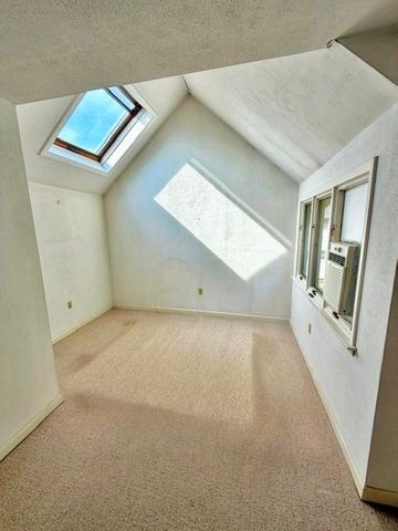 60 Massasoit, Northampton, MA 01060