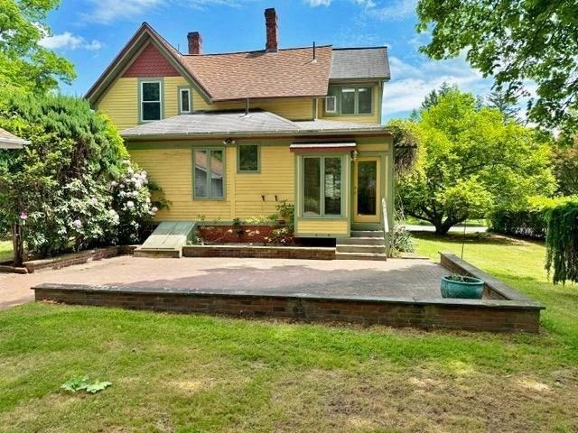 60 Massasoit, Northampton, MA 01060