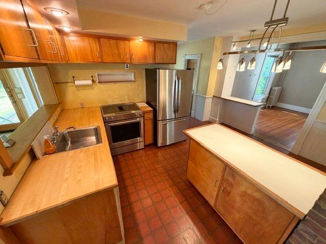 60 Massasoit, Northampton, MA 01060