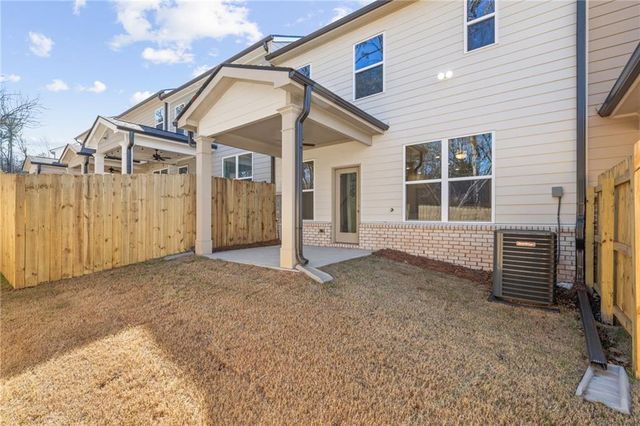 5621 Overview Drive, Flowery Branch, GA 30542