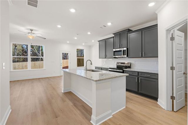 5621 Overview Drive, Flowery Branch, GA 30542