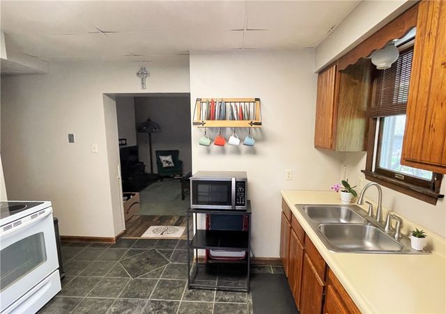 1190 LEEDS AVENUE, Monessen, PA 15062