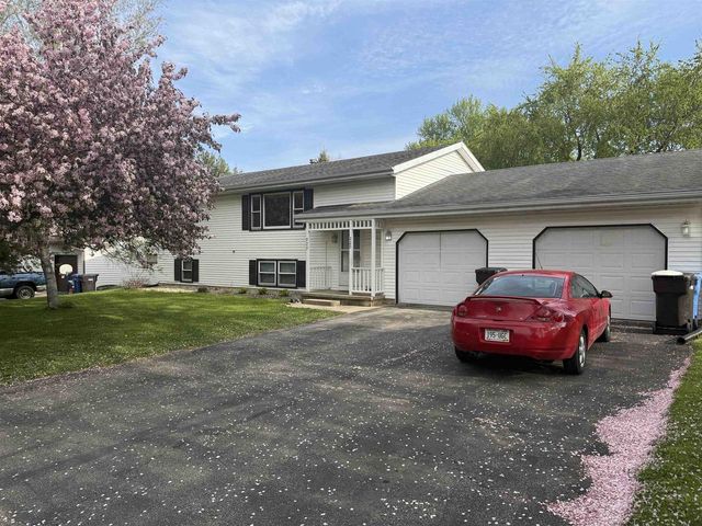 220-222 Lincoln Street, Brooklyn, WI 53521