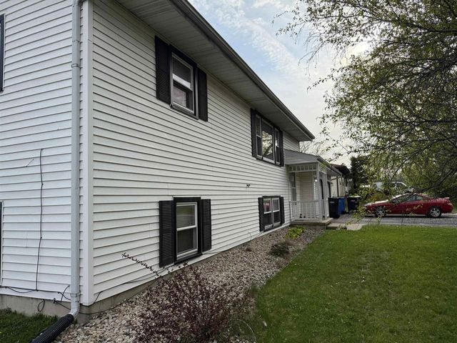 220-222 Lincoln Street, Brooklyn, WI 53521