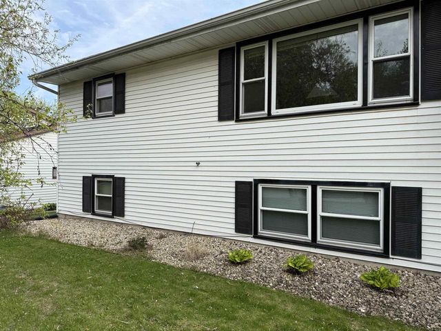 220-222 Lincoln Street, Brooklyn, WI 53521