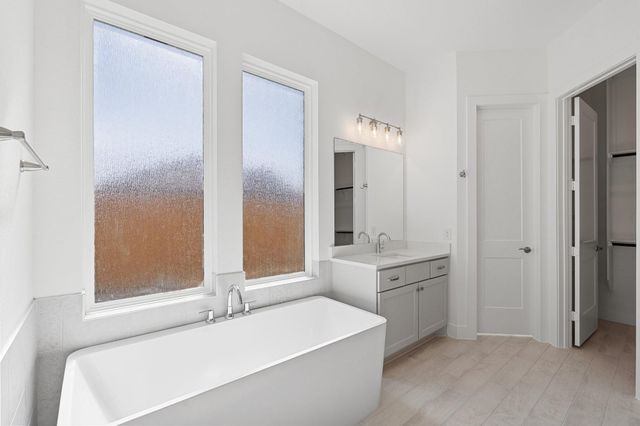 12222 Denham Drive, Mont Belvieu, TX 77523