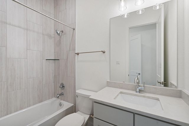 12222 Denham Drive, Mont Belvieu, TX 77523