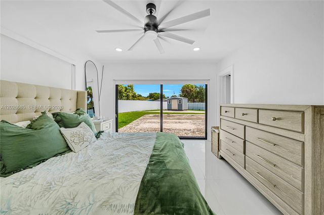 9265 Martinique Dr, Cutler Bay, FL 33189