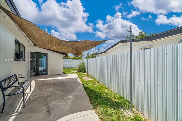 9265 Martinique Dr, Cutler Bay, FL 33189