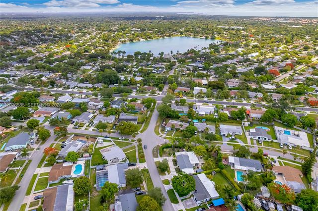 9265 Martinique Dr, Cutler Bay, FL 33189