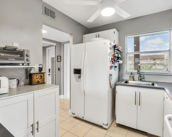 2741 N Pine Island Rd 208, Sunrise, FL 33322