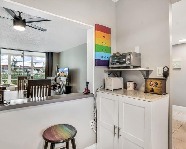 2741 N Pine Island Rd 208, Sunrise, FL 33322