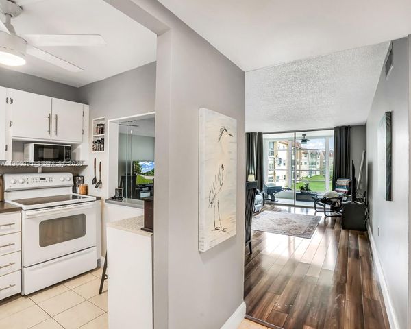 2741 N Pine Island Rd 208, Sunrise, FL 33322