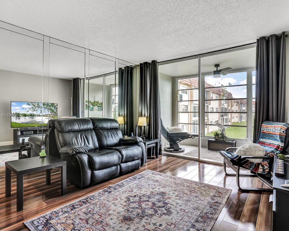 2741 N Pine Island Rd 208, Sunrise, FL 33322