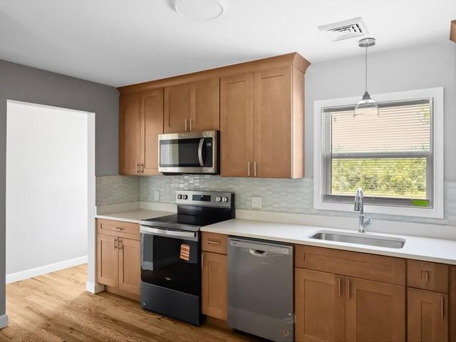 20 Maple Court, Hopkinton, RI 02804