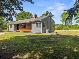 20 Maple Court, Hopkinton, RI 02804