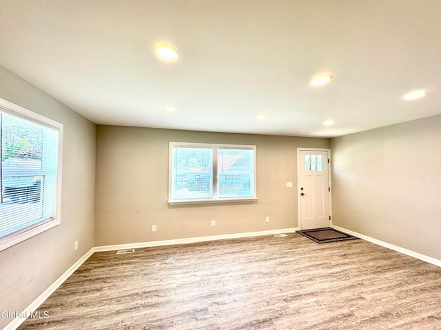 18 3rd Avenue, Hadley, NY 12835
