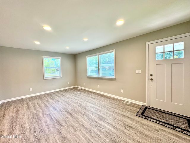 18 3rd Avenue, Hadley, NY 12835