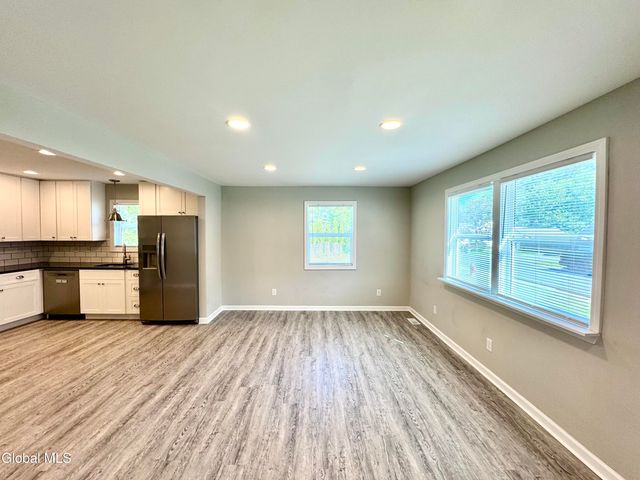 18 3rd Avenue, Hadley, NY 12835