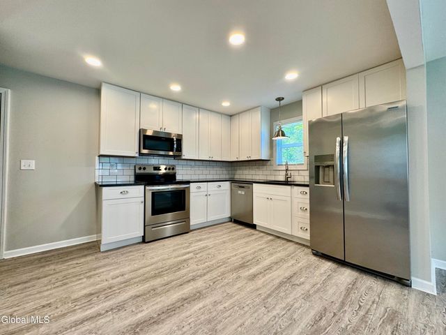 18 3rd Avenue, Hadley, NY 12835