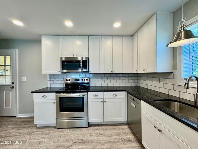 18 3rd Avenue, Hadley, NY 12835