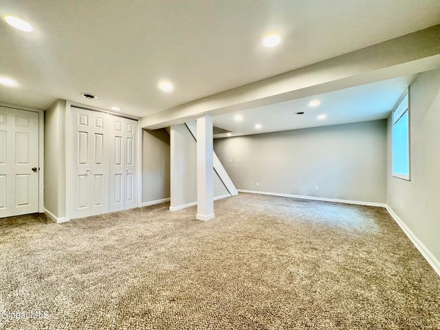 18 3rd Avenue, Hadley, NY 12835