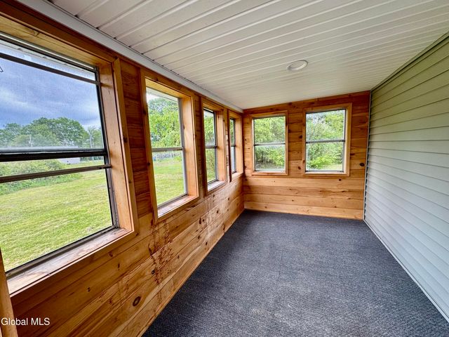 18 3rd Avenue, Hadley, NY 12835