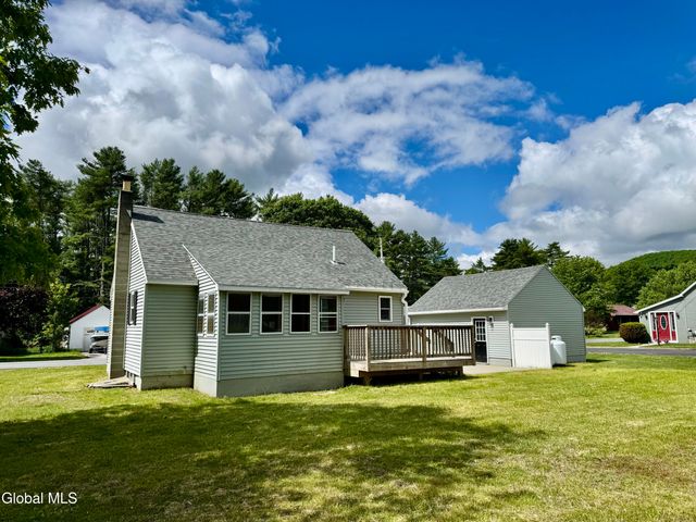 18 3rd Avenue, Hadley, NY 12835